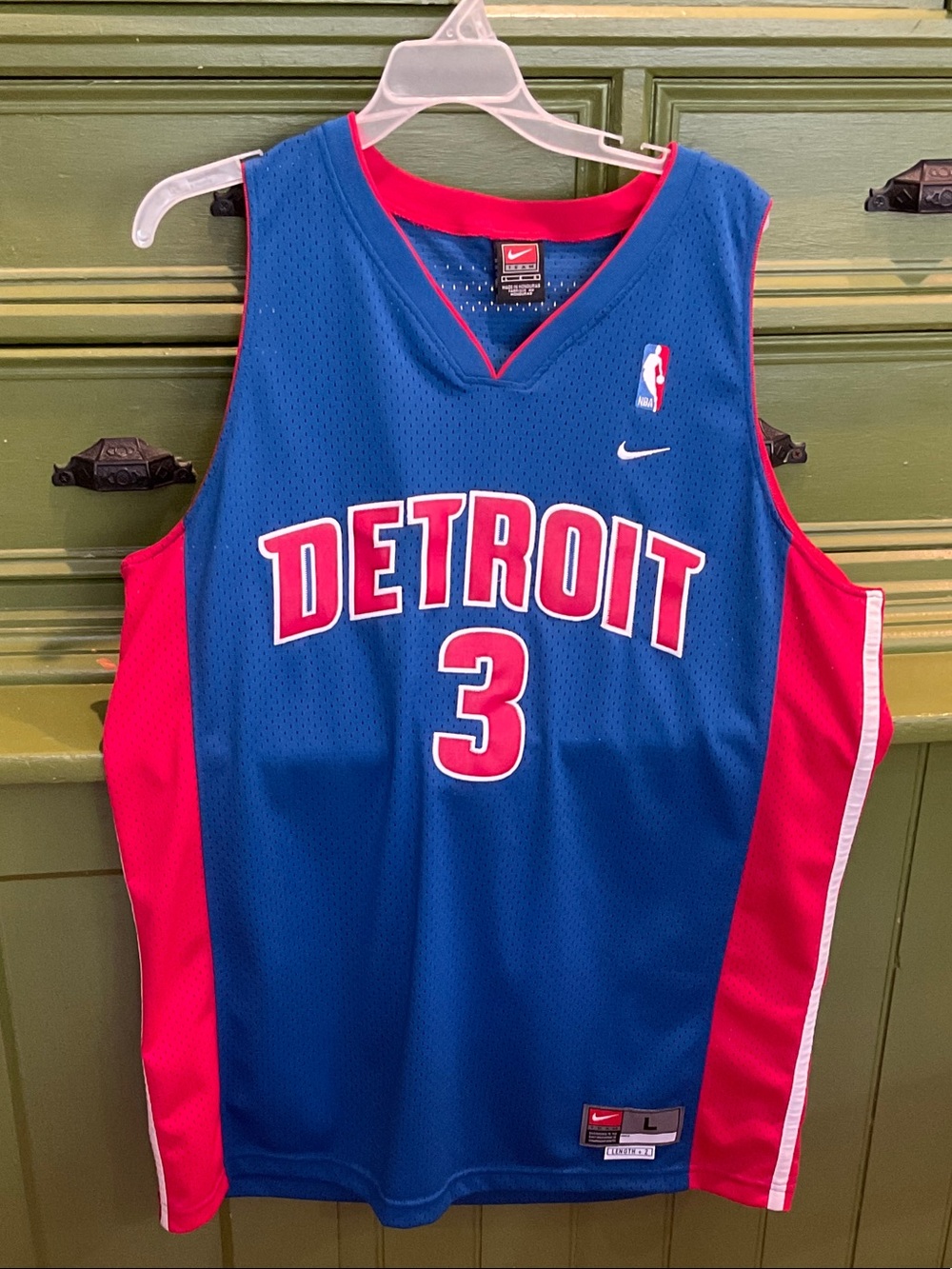 Ben Wallace signed blue custom basketball jersey great condition
